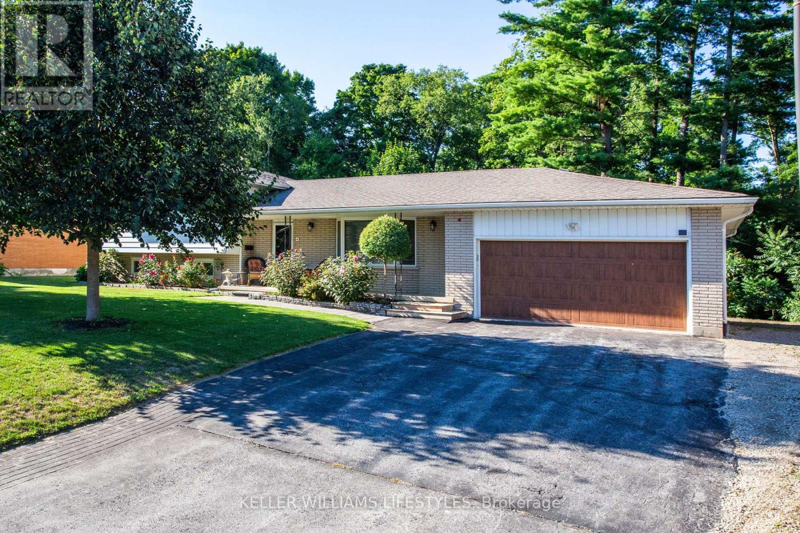 4 Burdock Ct, Tillsonburg, ON N4G 2P8