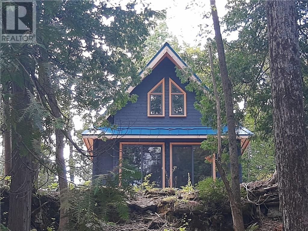 950 Monument Rd, Spring Bay, ON P0P 2B0