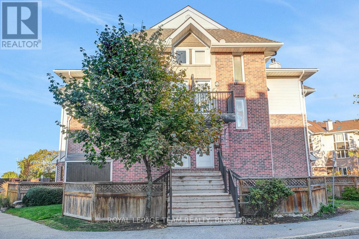 2 2 Stonebank Cres, Ottawa, ON K2H 9M4