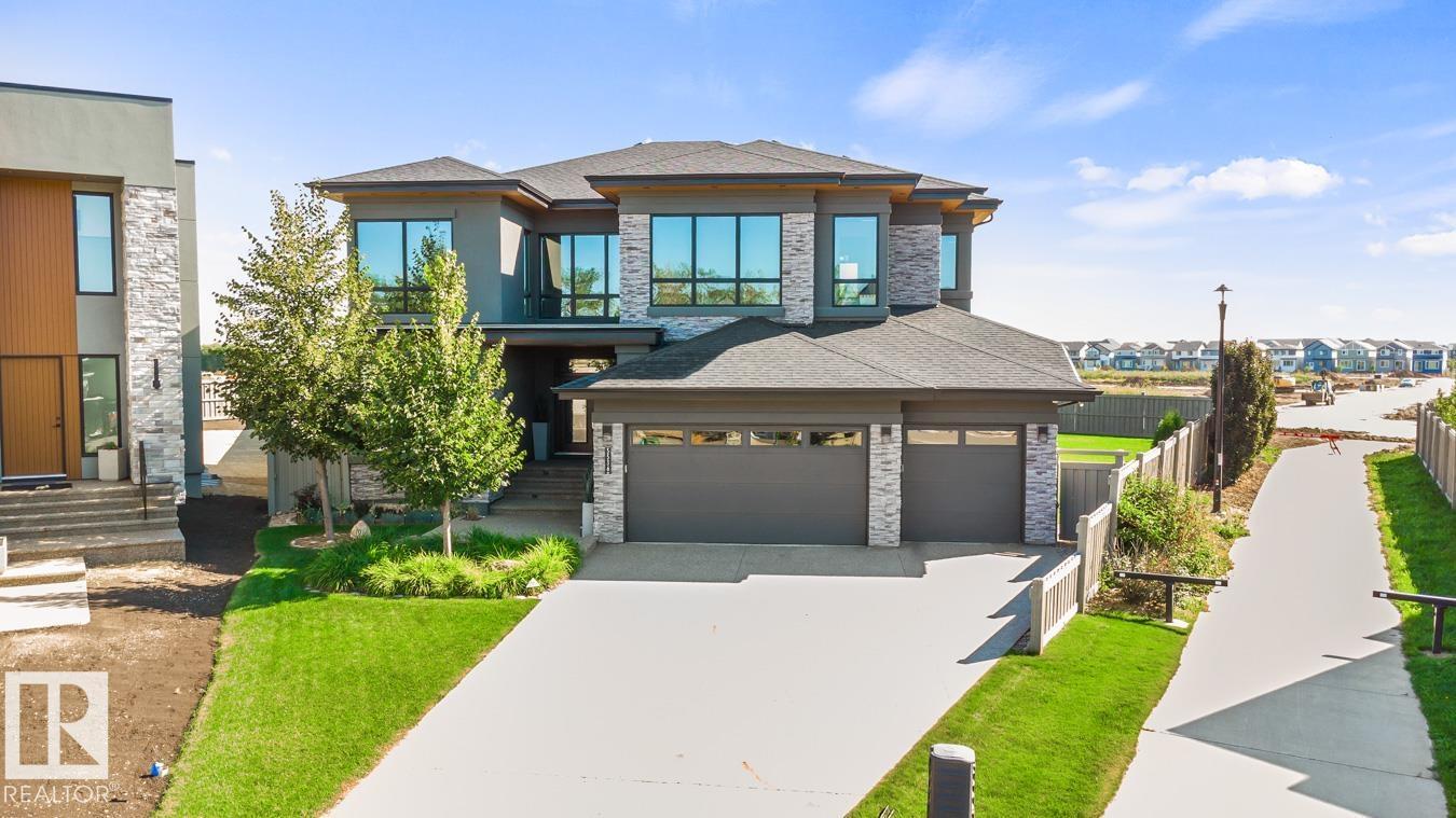5536 Chegwin Pt SW, Edmonton, AB T6W 4A8