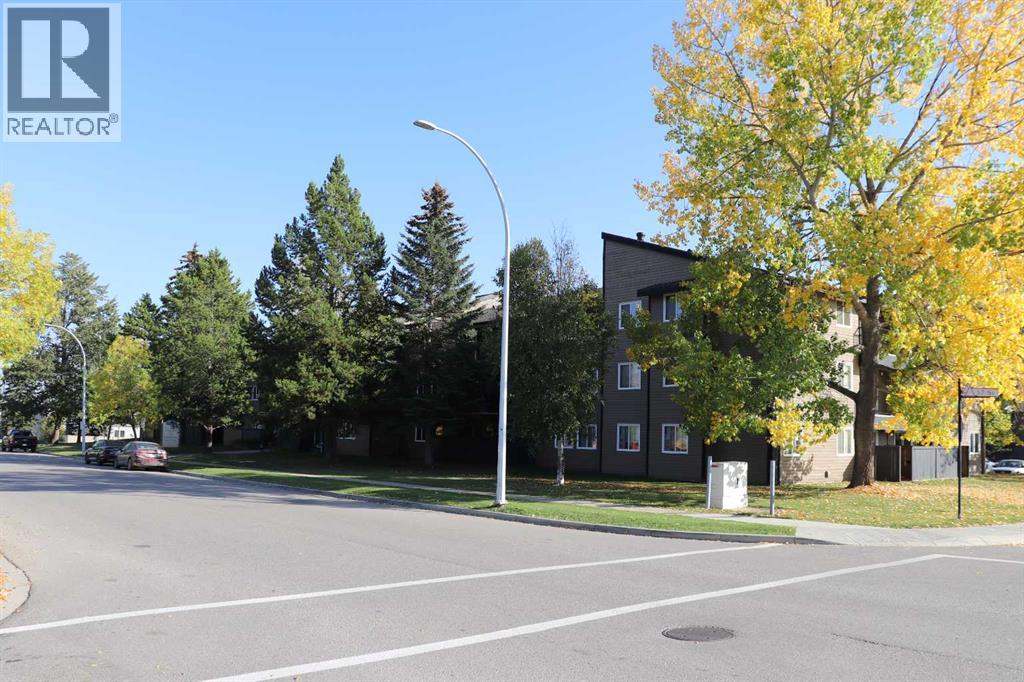5611 10 Avenue Unit 201a, Edson, AB T7E 1R4