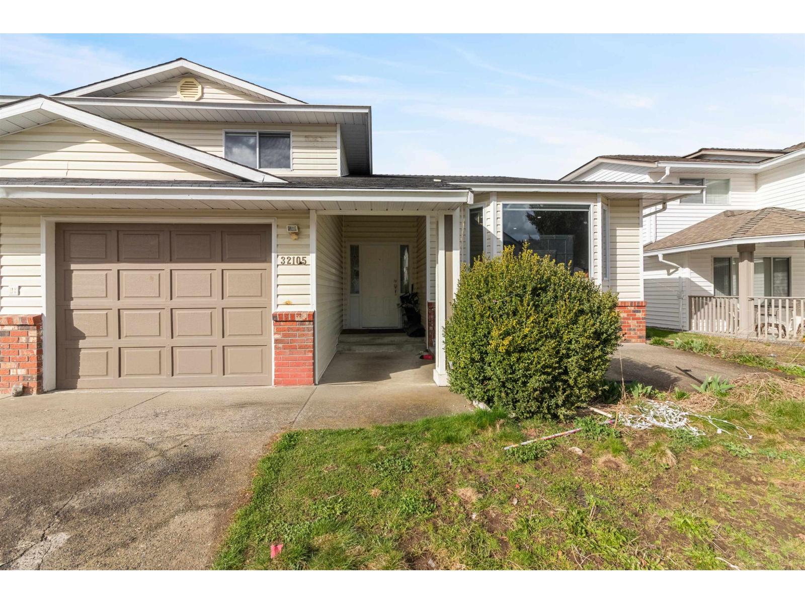 32105 Rogers Ave, Abbotsford, BC V2T 5B7