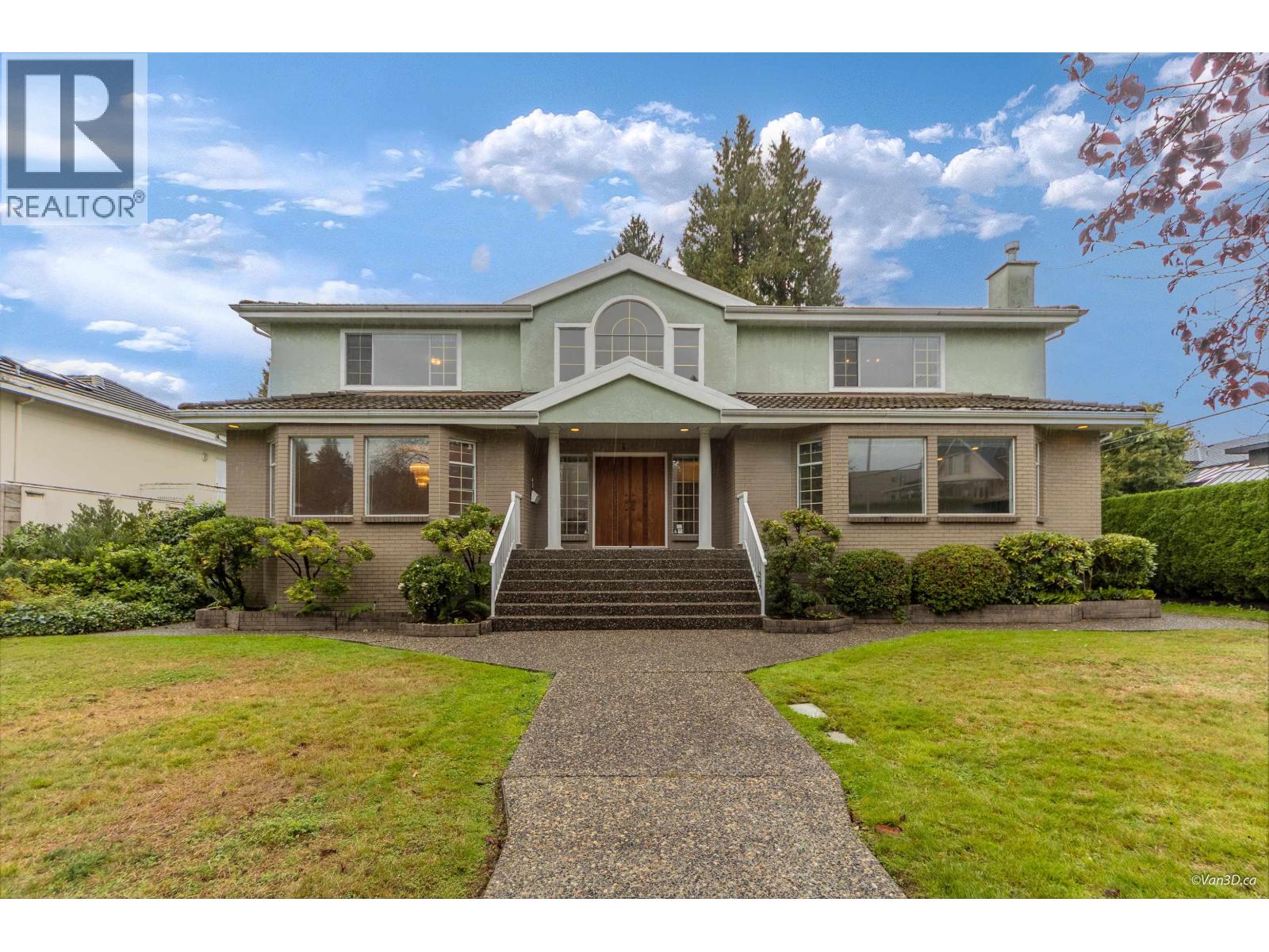 6633 Montgomery St, Vancouver, BC V6P 4G3