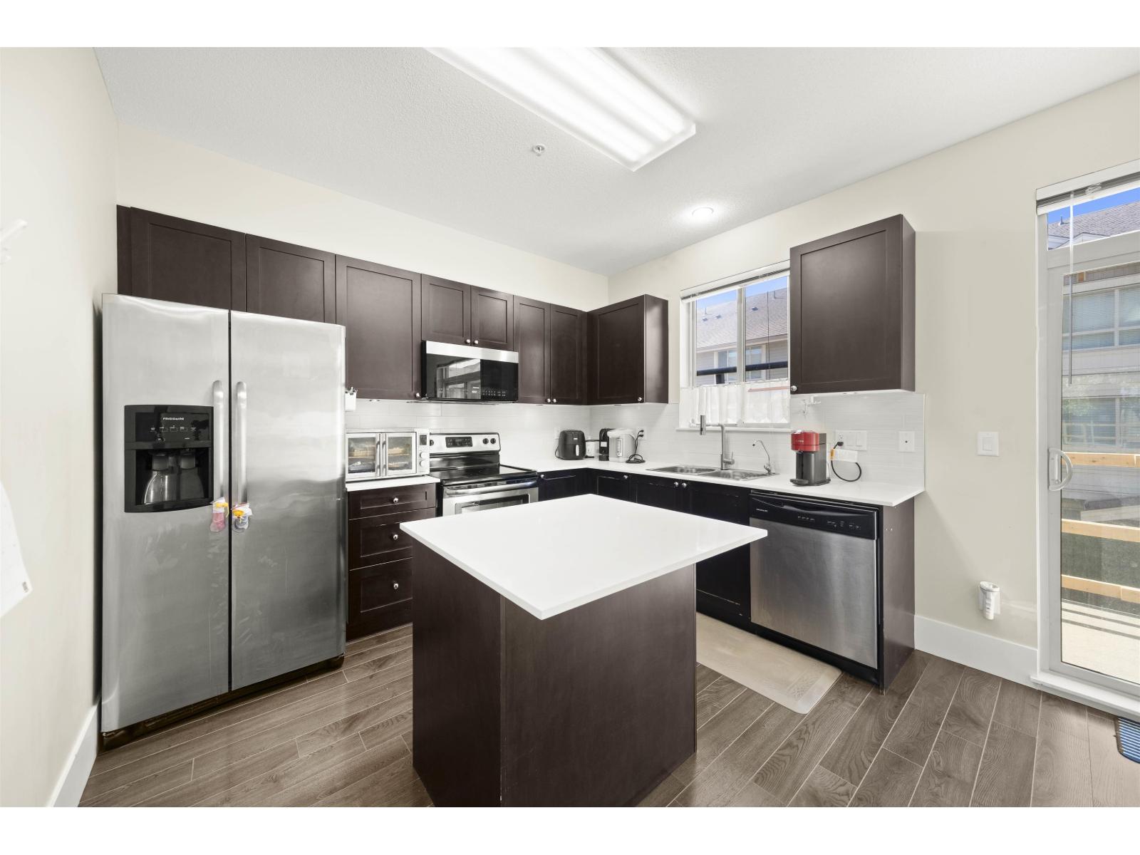 19752 55a Avenue Unit 4, Langley, BC V3A 3X2