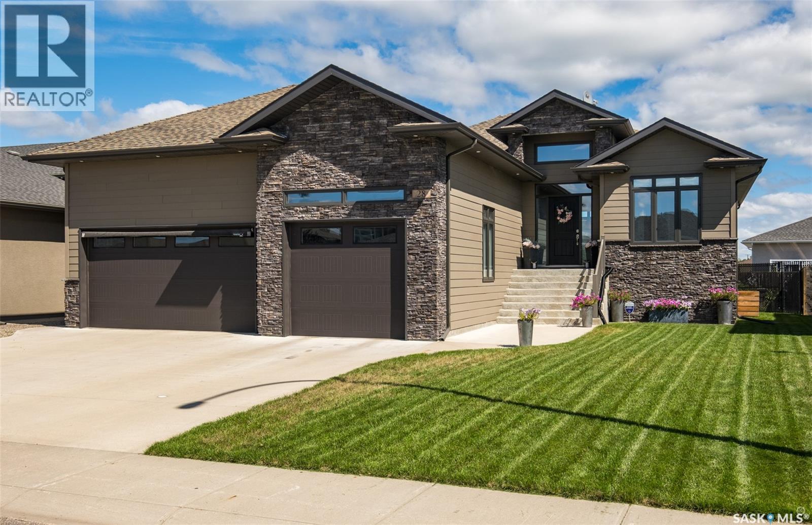 28 Smiley Dr, Prince Albert, SK S6X 0B3