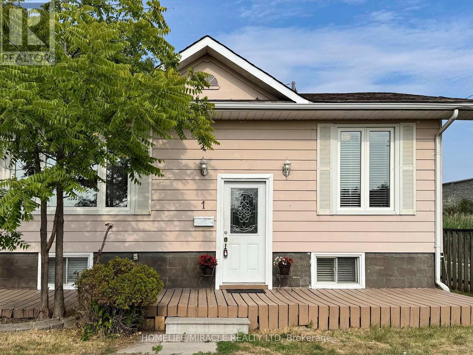1 Tudor Ave, Ajax, ON L1S 1Z8