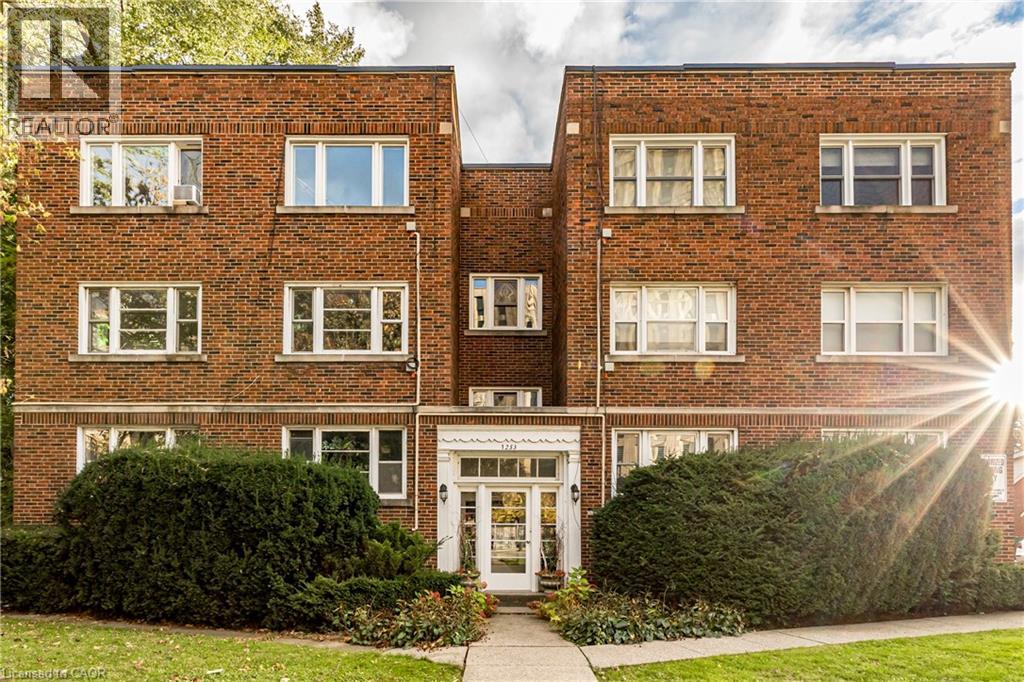 1253 Main Street W Unit 3, Hamilton, ON L8S 1C4