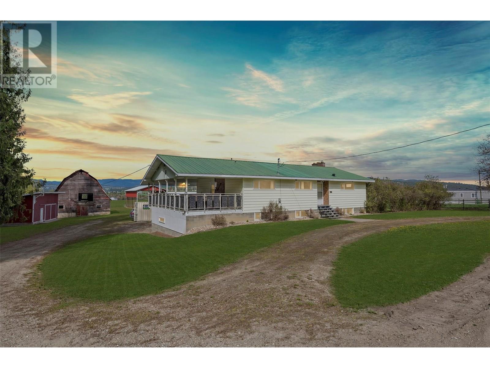 1121 Mountain View Rd, Spallumcheen, BC V4Y 0S2