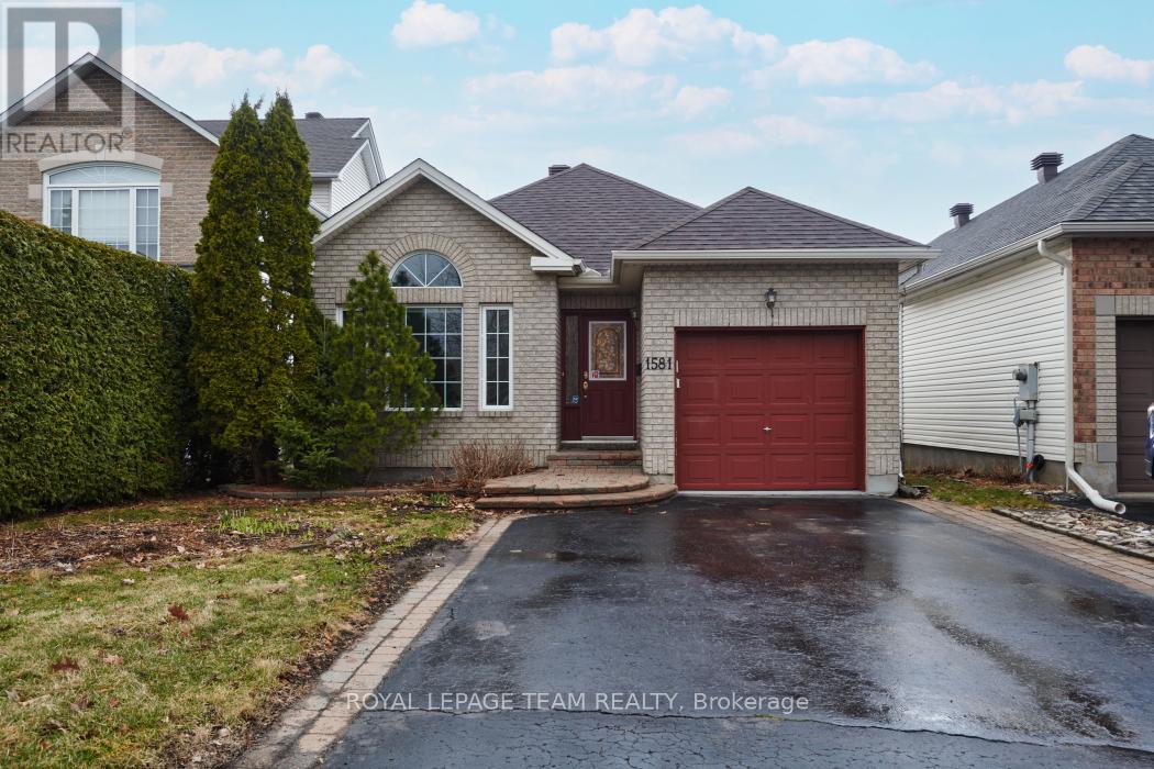 1581 Belleterre St, Ottawa, ON K1C 7N5
