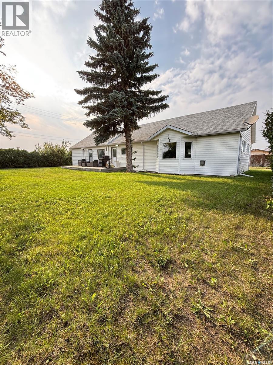 105 Main St, Meota, SK S0M 1X0