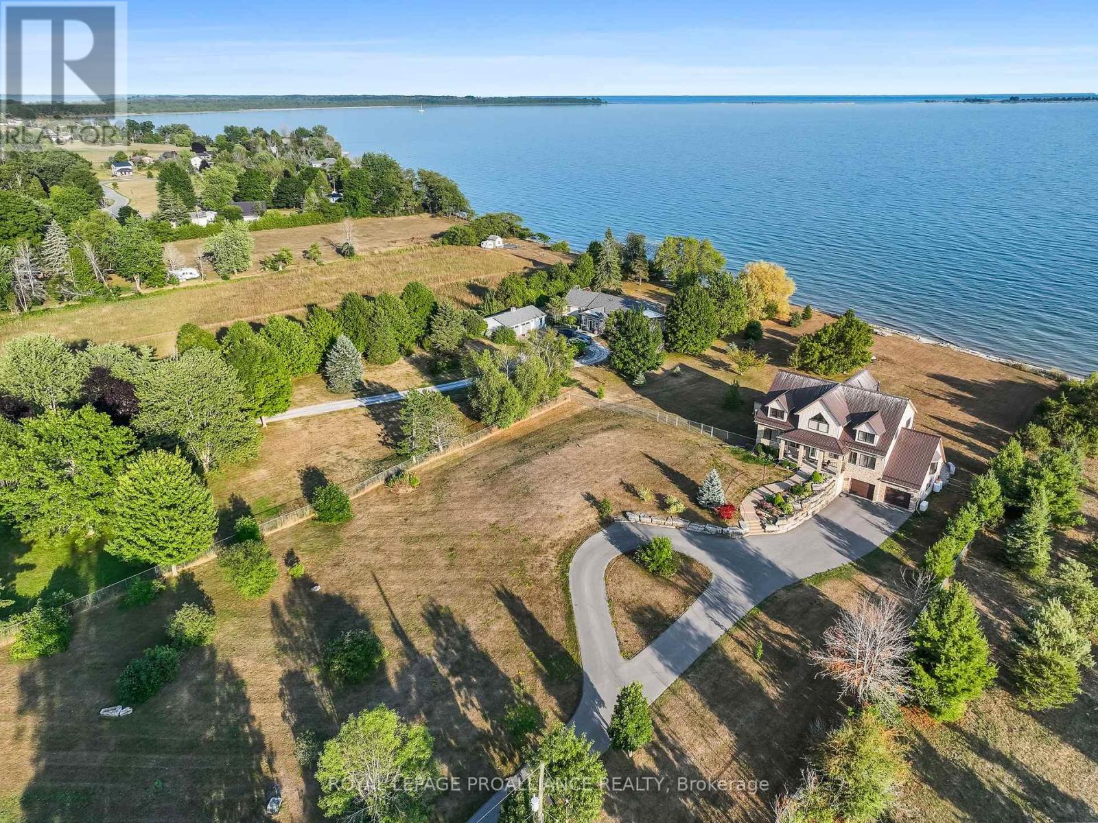 263 Lakeshore Rd, Brighton, ON K0K 1H0