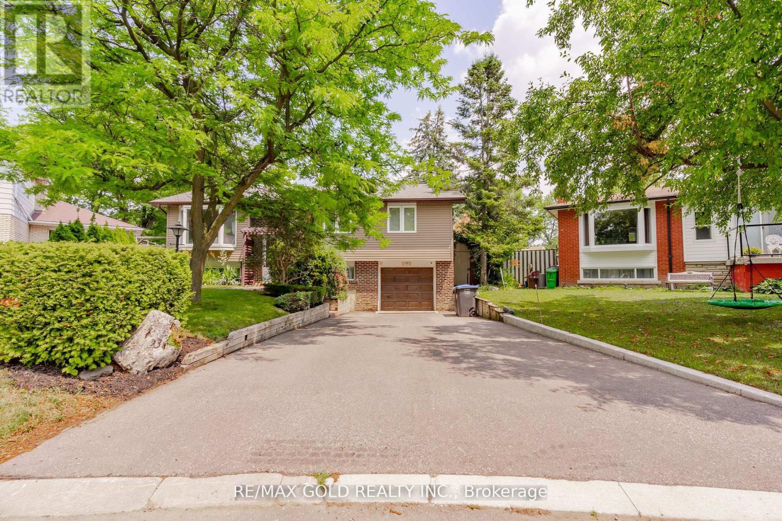 23 Edgebrook Cres, Brampton, ON L6T 1Y6