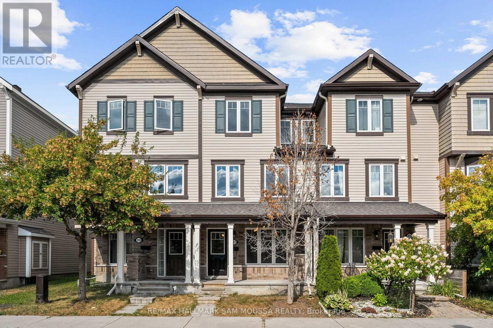 257 Cayman Rd, Ottawa, ON K2S 0N7