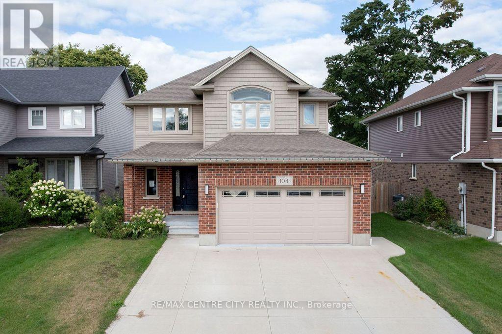 104 Walker Rd, Ingersoll, ON N5C 4H4