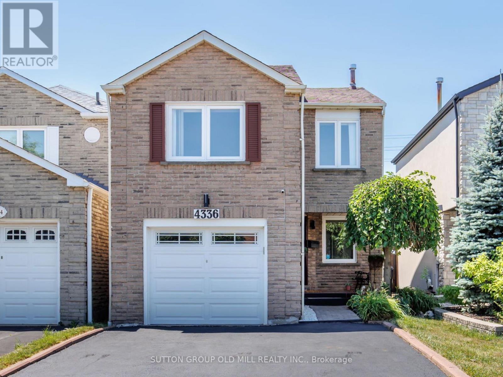 4336 Lee Dr, Mississauga, ON L4W 4A8