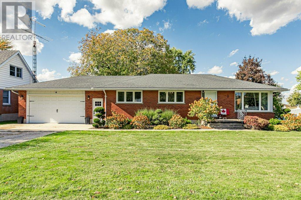 194 Appin Rd, Southwest Middlesex, ON N0L 1M0