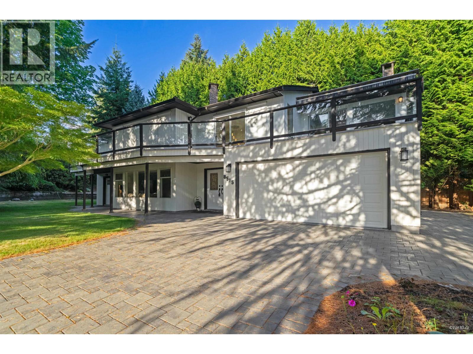8515 Ansell Pl, West Vancouver, BC V7W 2W3