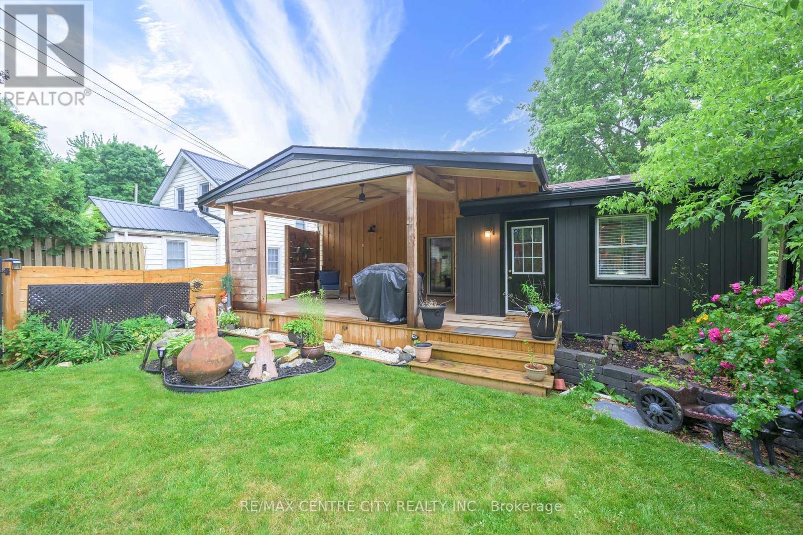 99 Wilson Ave, London, ON N6H 1X8