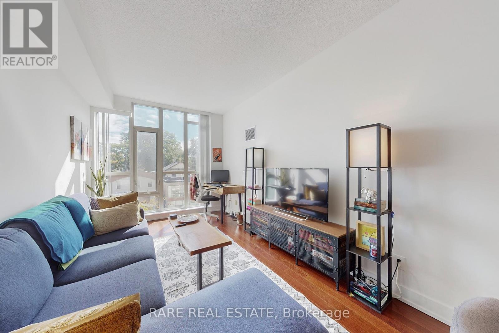 402 1638 Bloor St W, Toronto, ON M6P 0A6