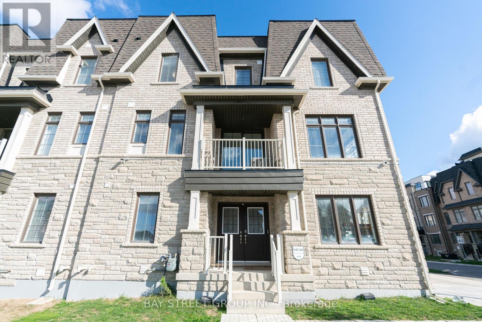 2 William Shearn Cres, Markham Angus Glen, ON L6C 3J3