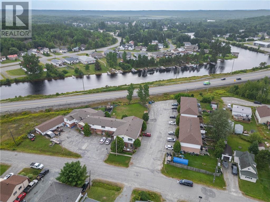 29 Laren St, Wahnapitae, ON P0M 3C0