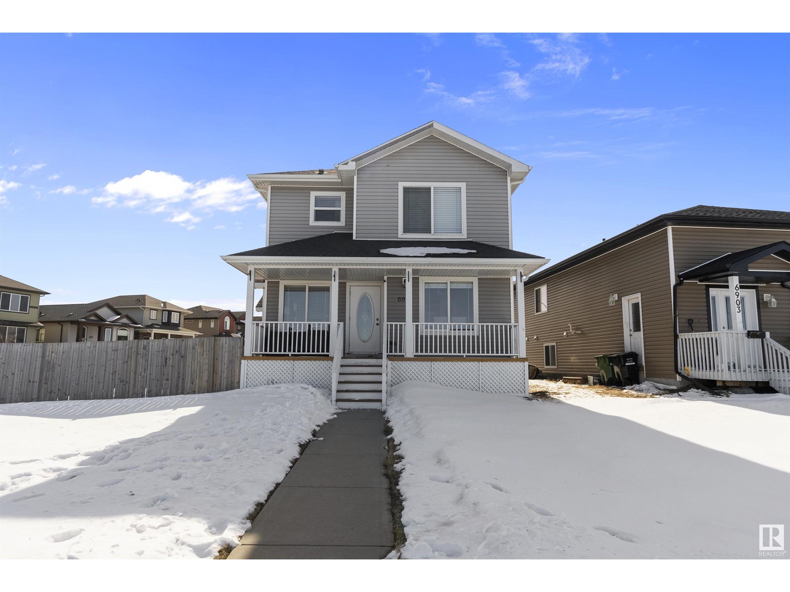 50 Ave Unit 6901, Camrose, AB T4V 5C6