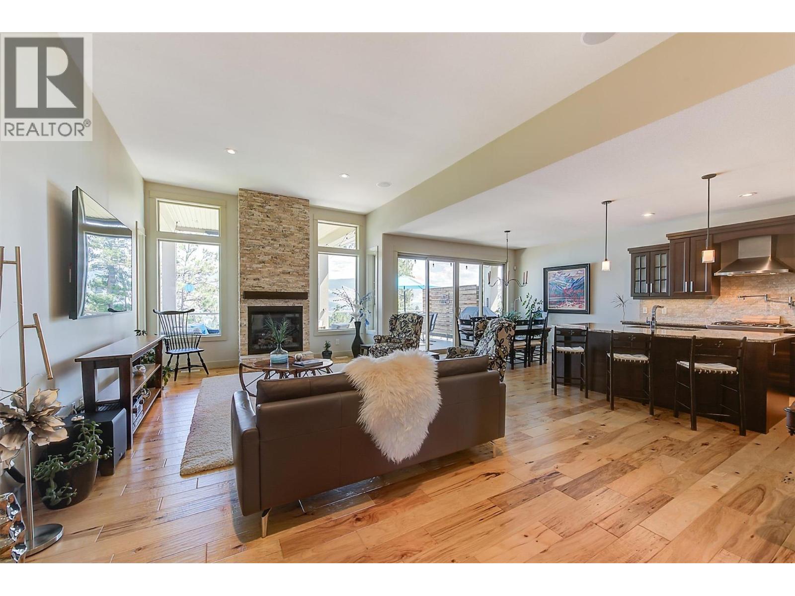 2191 Salerno Ct, Kelowna, BC V1V 2S4