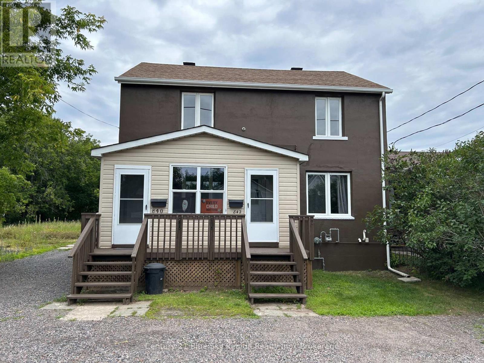 840-842 Worthington St E, North Bay, ON P1B 1J4