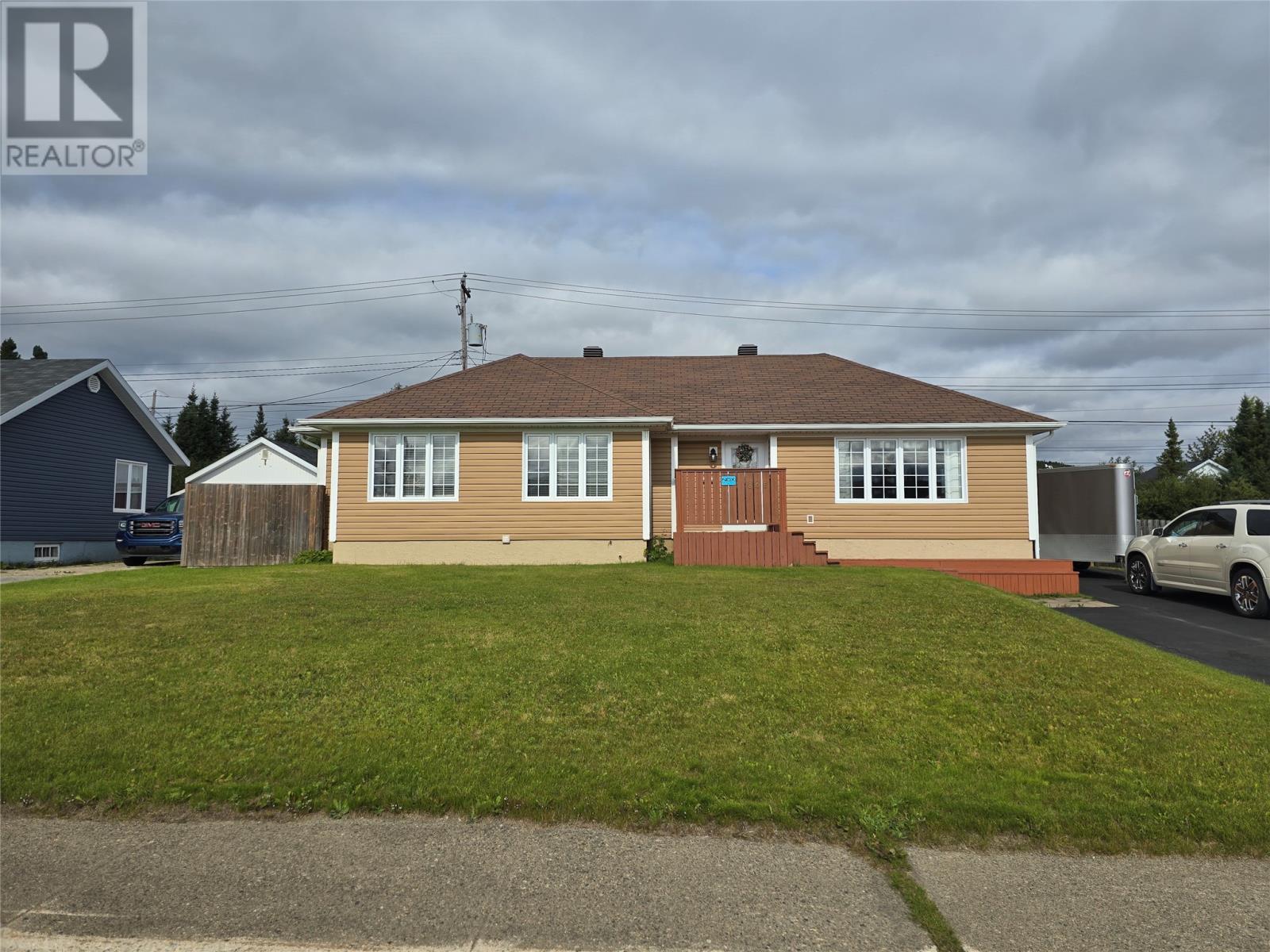 805 Hamilton St, Labrador City, NL A2V 1H5
