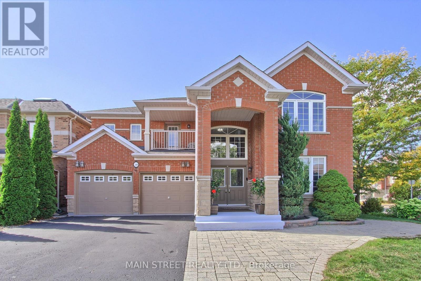 30 Conover Ave N, Aurora, ON L4G 0A3