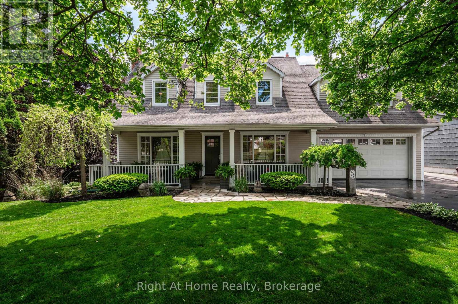 76 Brock St W, Oakville, ON L6K 2Z1