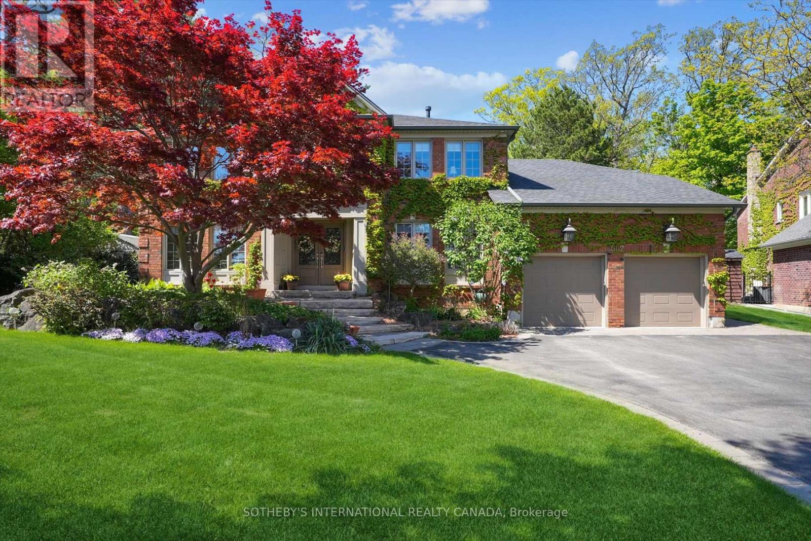 1662 Roundleaf Ct, Burlington, ON L7P 3N7