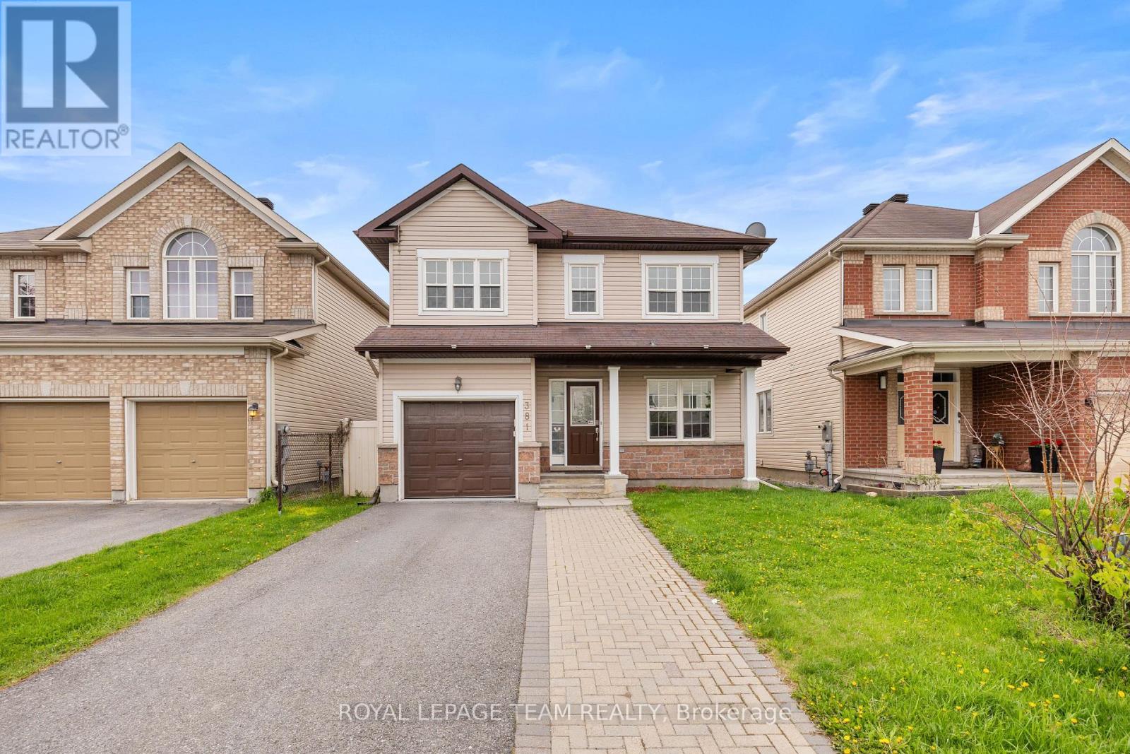 381 Moffatt Pond Ct, Ottawa, ON K2J 0C9