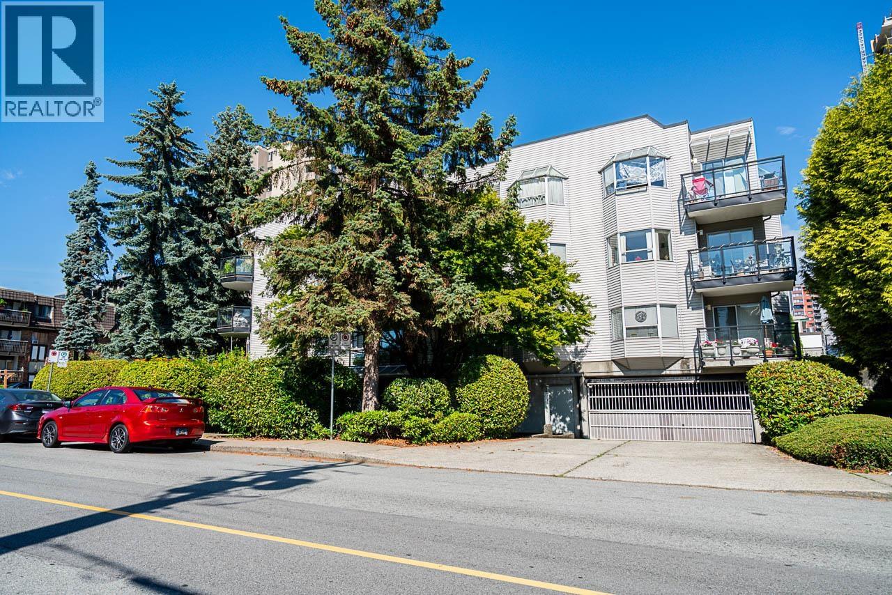 1550 Chesterfield Ave, North Vancouver, BC V7M 2N6