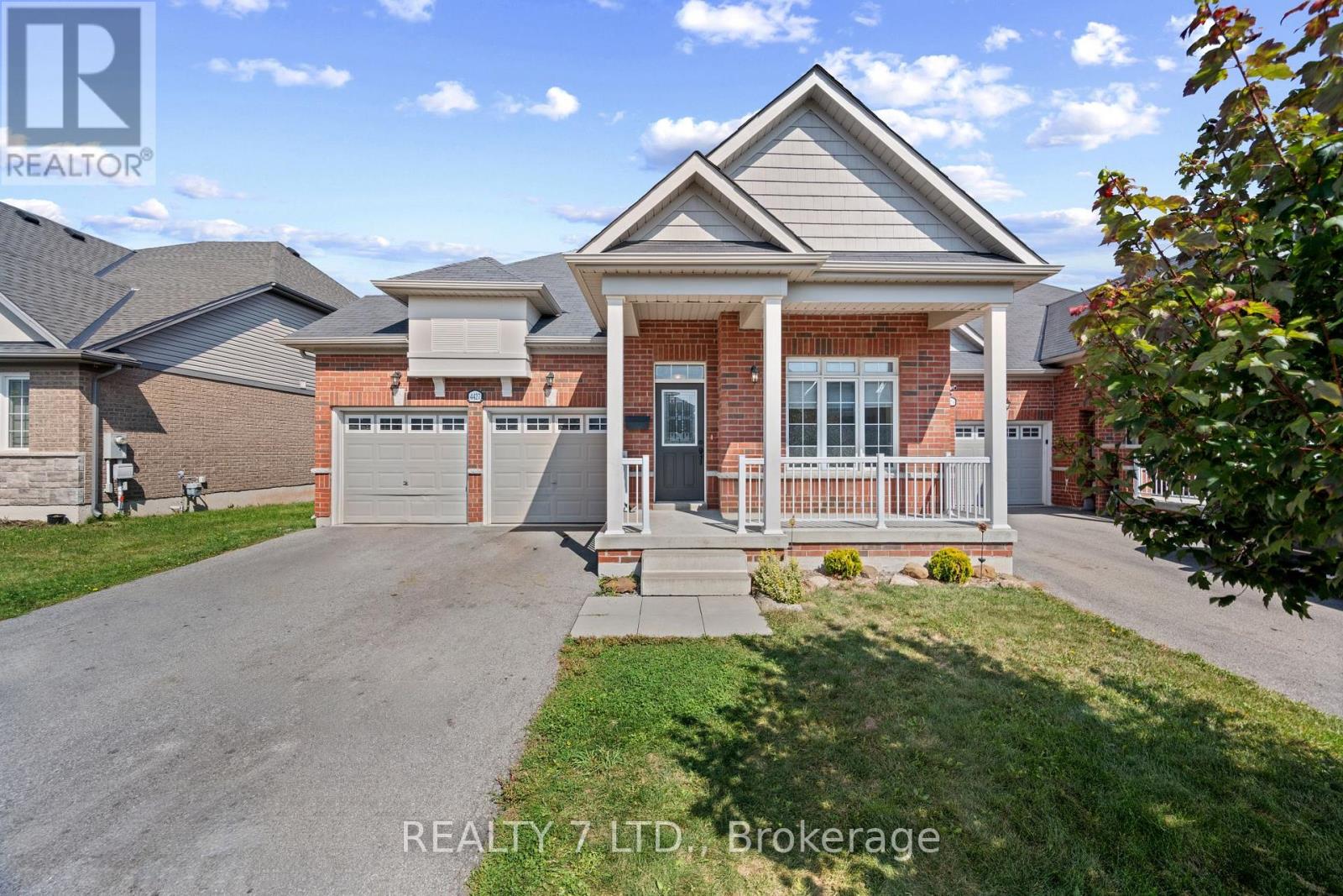 4427 Shuttleworth Dr, Niagara Falls, ON L2G 0X5
