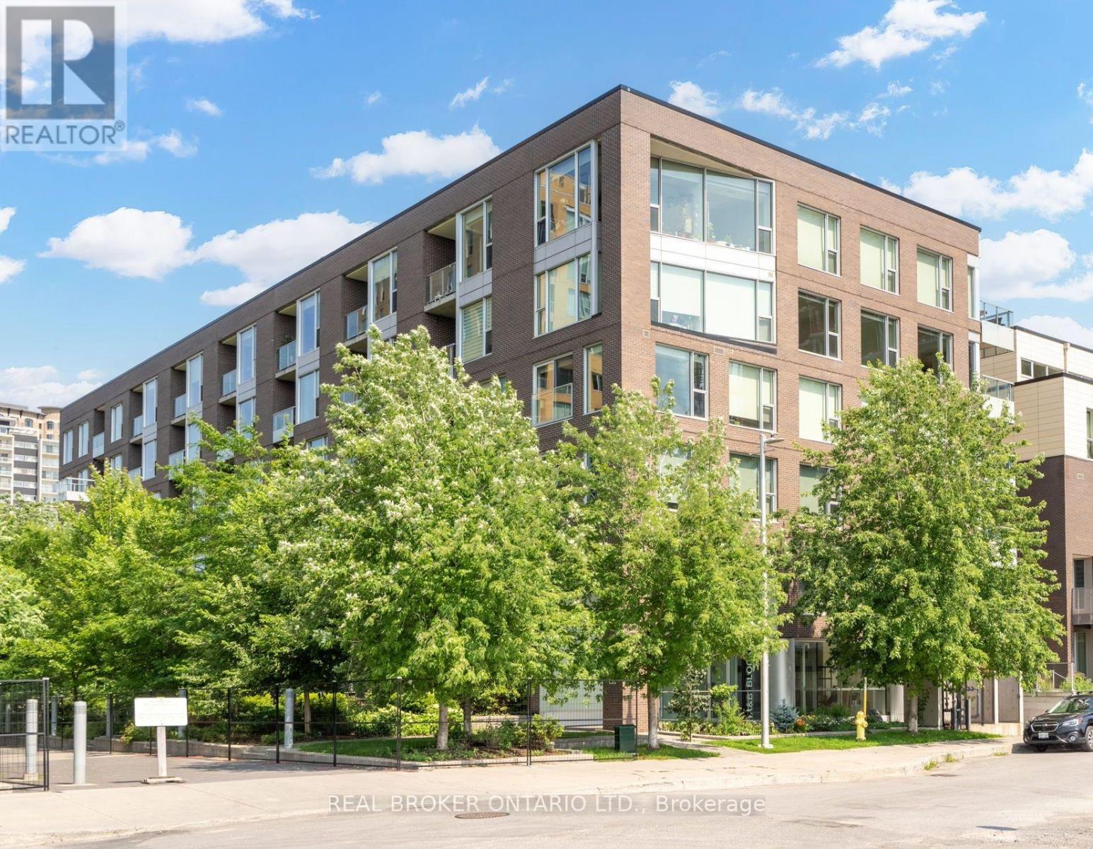 318 300b Lett St, Ottawa, ON K1R 0B8