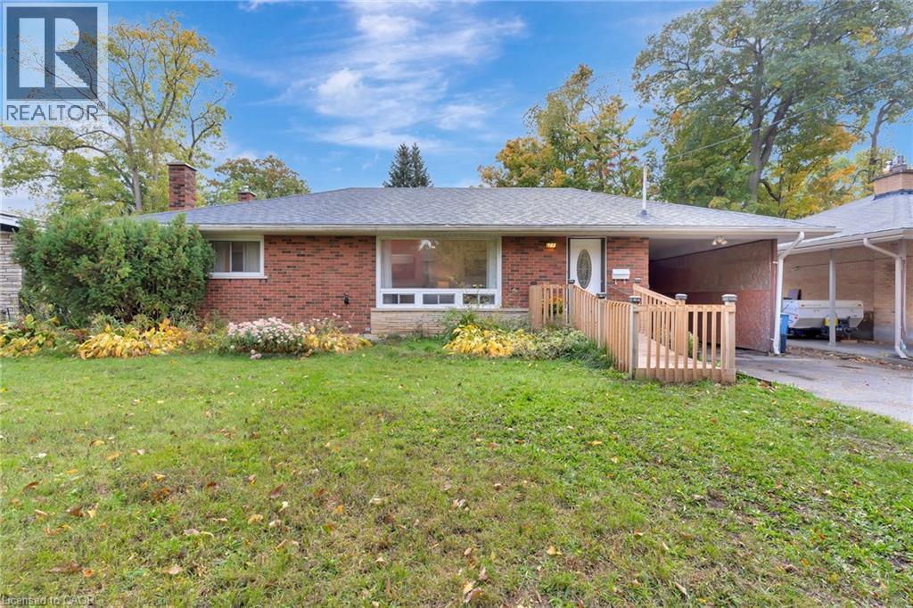 29 Pusey Blvd, Brantford, ON N3R 2S1