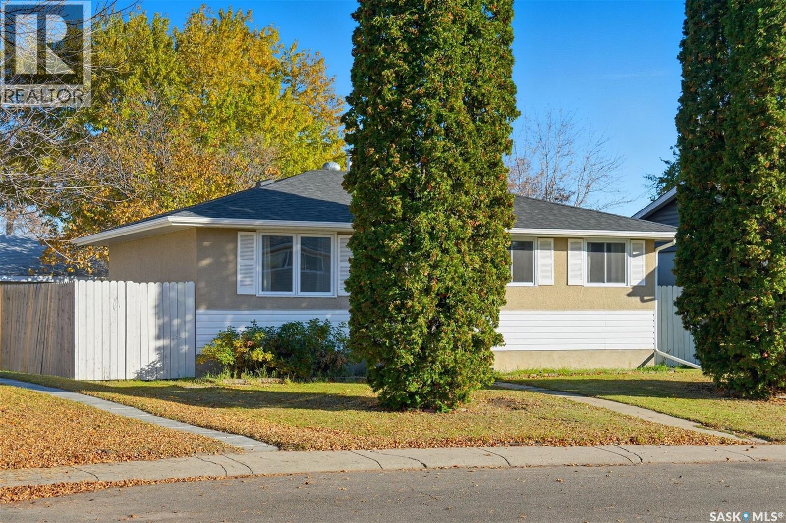 10 Dominion Cres, Saskatoon, SK S7L 4N7