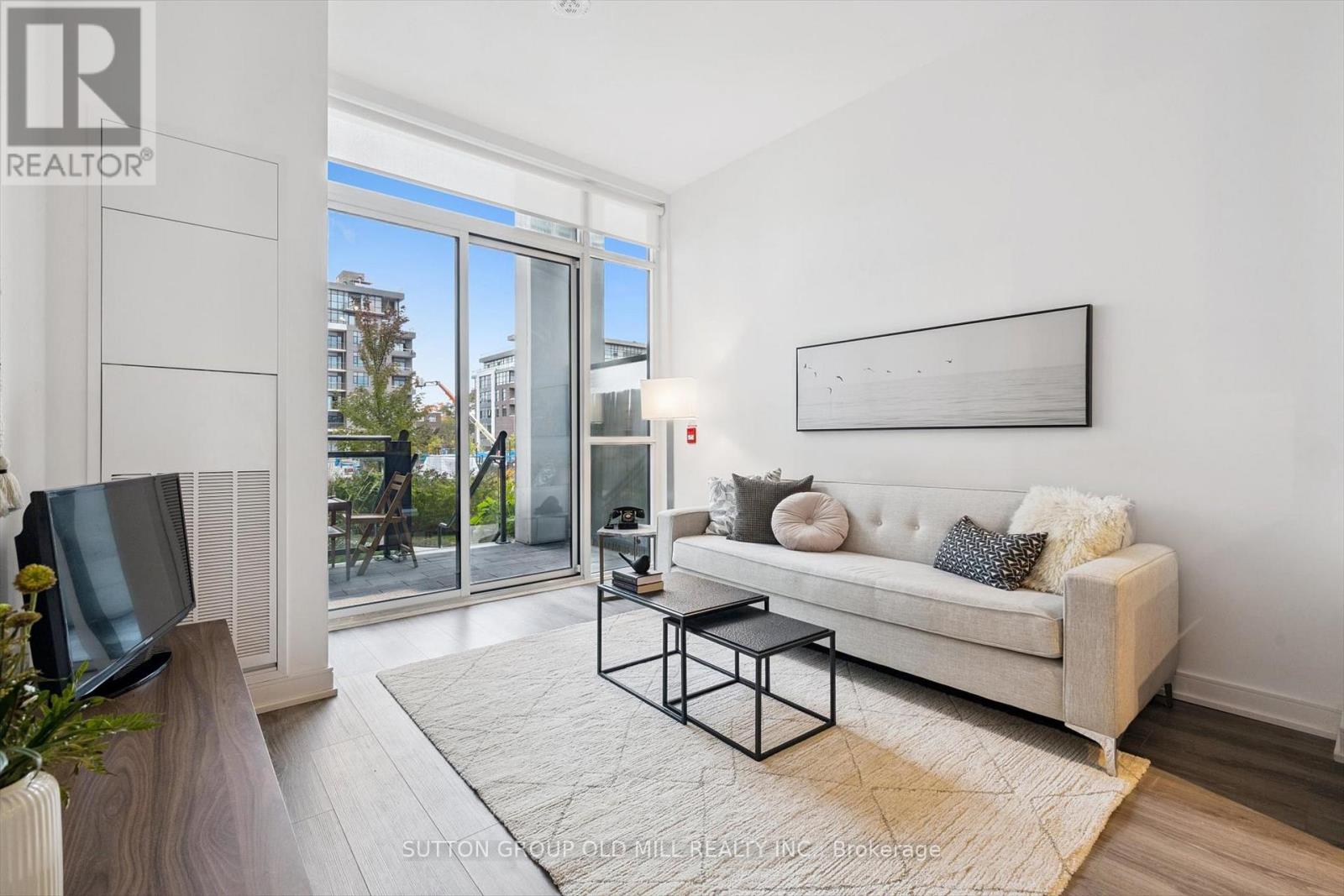 101 25 Neighbourhood Ln, Toronto, ON M8Y 0C4