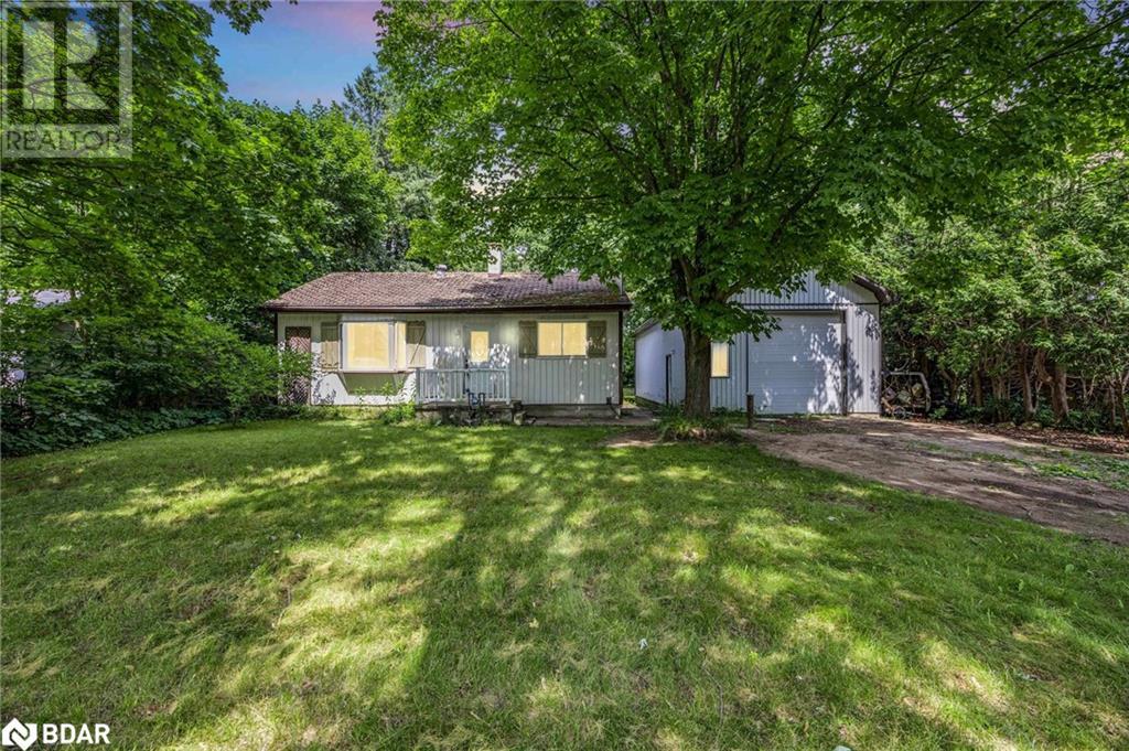 1213 Bayfield St N St N, Springwater, ON L0L 1X1