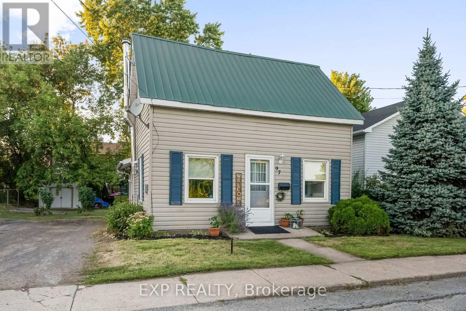 97 Edward St S, Arnprior, ON K7S 2X3