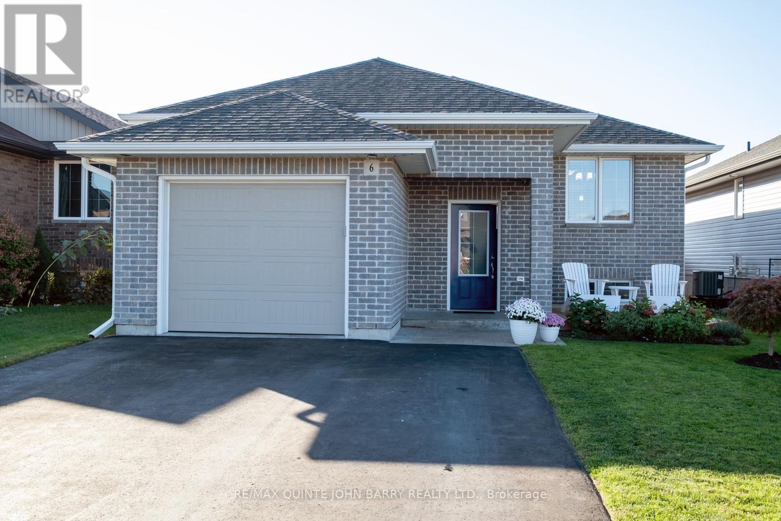 6 Mcintosh Cres, Quinte West, ON K8V 0G1
