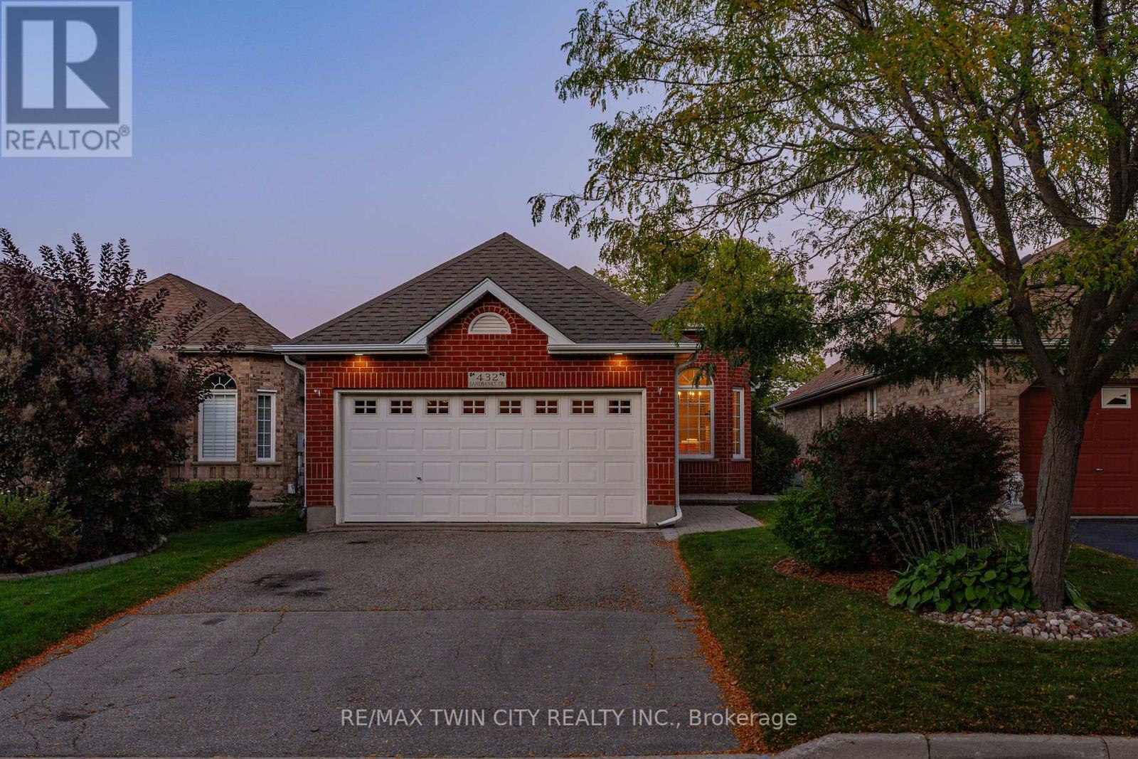432 Sandbanks Cres, Waterloo, ON N2V 2J1