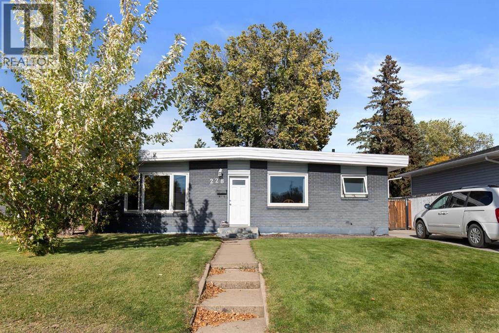 12 Street Nw Unit 228, Medicine Hat, AB T1A 6P9