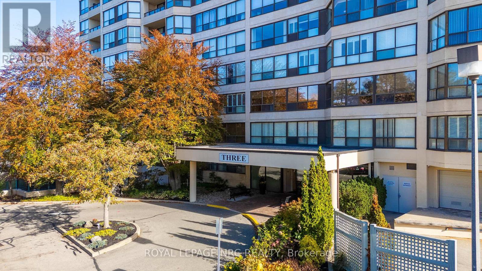 102 3 Towering Hts Blvd, St. Catharines, ON L2T 4A4