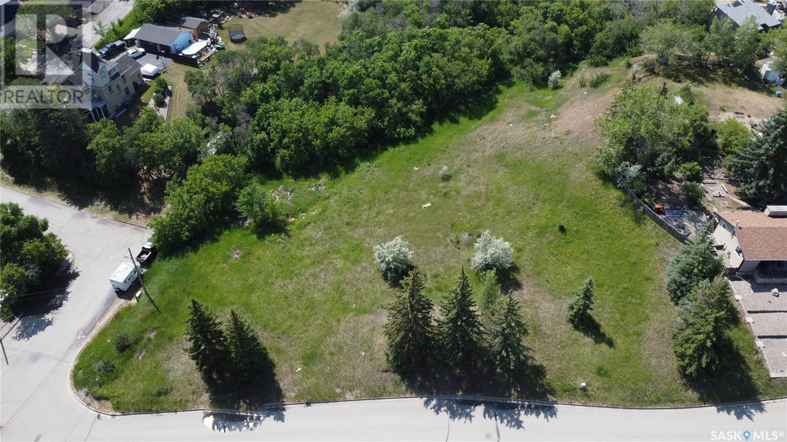 325 James St S, Lumsden, SK S0G 3C0