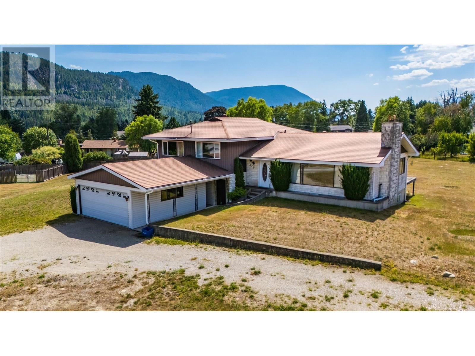 412 104 Street, Castlegar, BC V1N 3G5