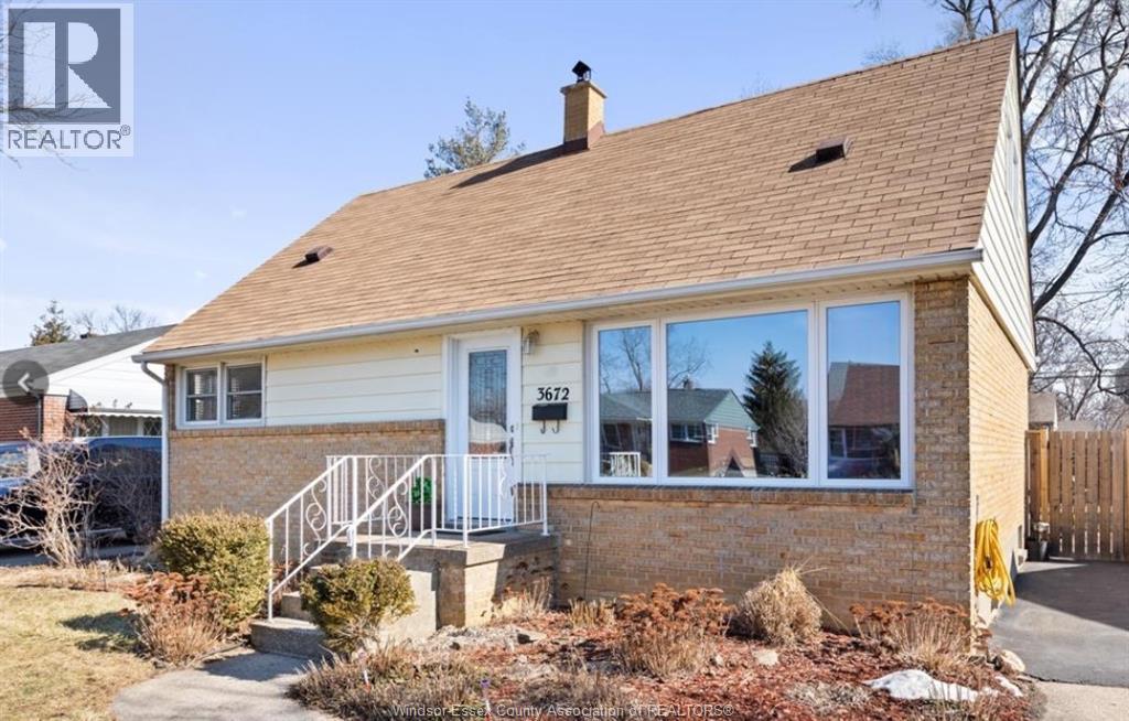 3672 Morris Dr, Windsor, ON N9E 2K7