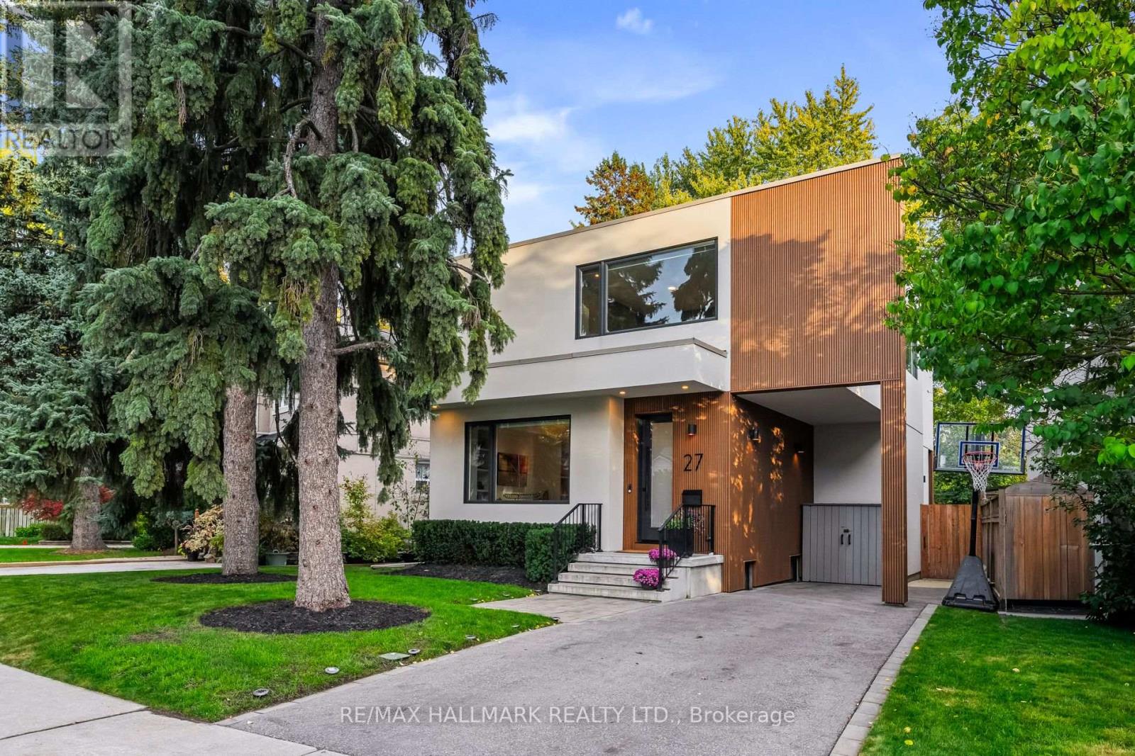 27 Glencrest Blvd, Toronto, ON M4B 1L2