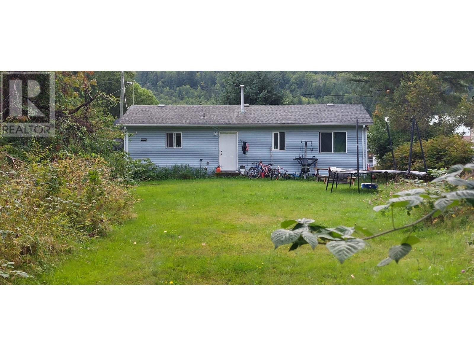 1030 Elcho St, Bella Coola, BC V0T 1C0